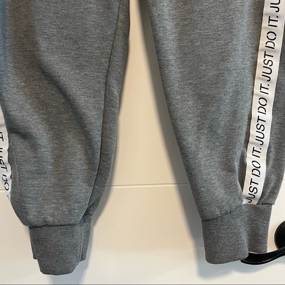 Nike | Branded Joggers/Sweatpants - Picture 6 of 12